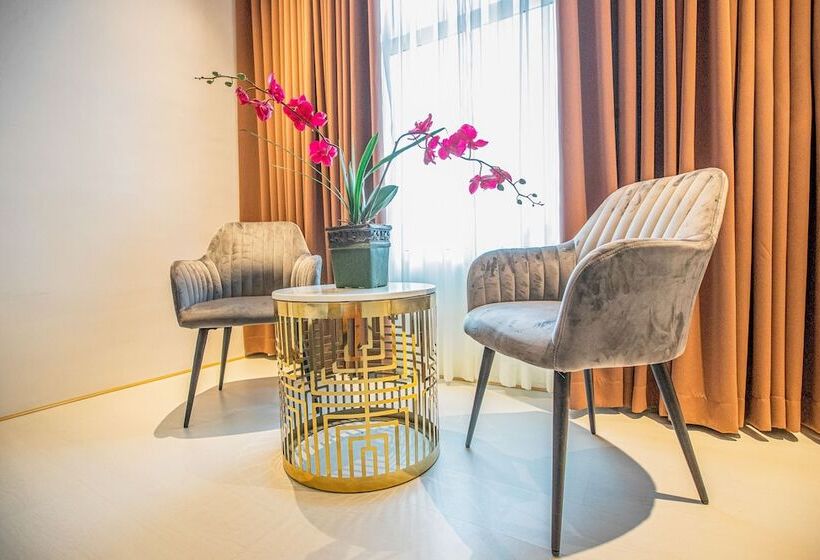 חדר דלוקס, Solano