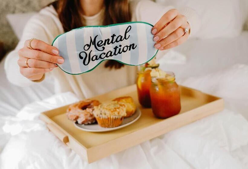 디럭스 스튜디오, The Neighborhood Hotel Grand Beach