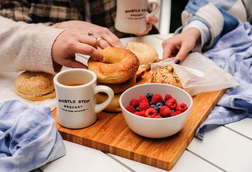 싱글 디럭스 룸, The Neighborhood Hotel Grand Beach