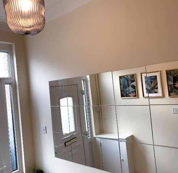Quarto Estandar Individual, Large House Near Anfield & Liverpool Town