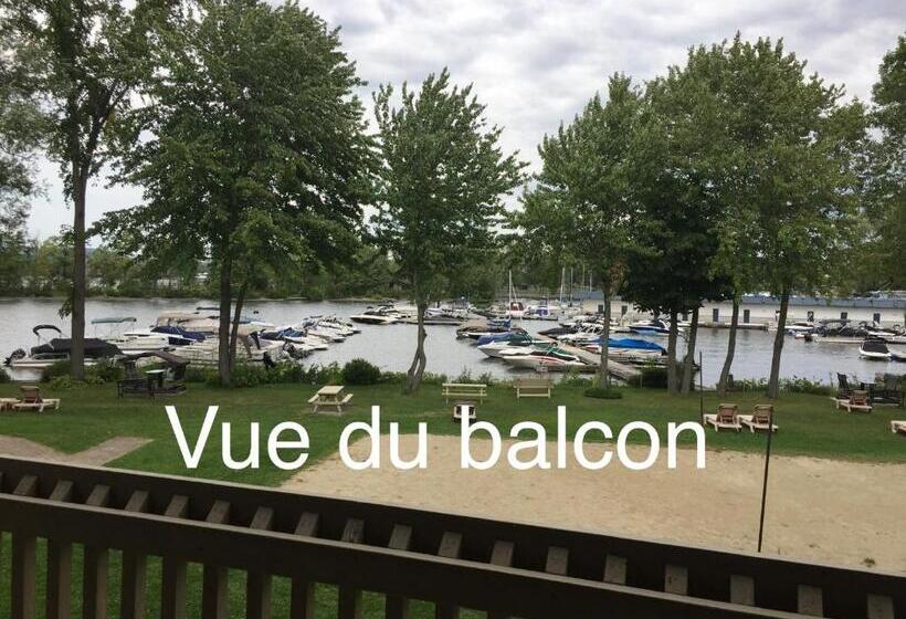 סטודיו סטנדרט עם מרפסת, Magog Waterfront Condo