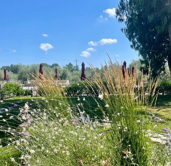Апартаменты 1 Спальня Вид на Бассейн, Terravita Winery & Boutique Apartments