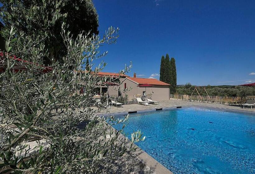 Апартаменты 1 Спальня Вид на Бассейн, Terravita Winery & Boutique Apartments