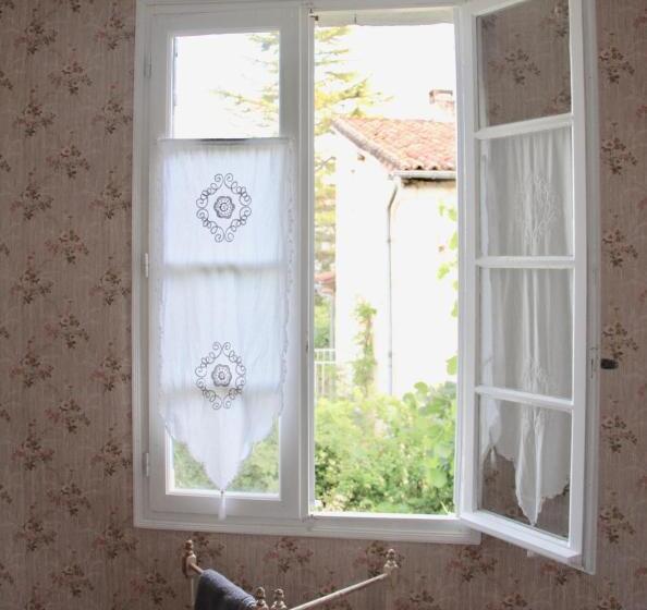 标准房带园景, Grange Bleuet