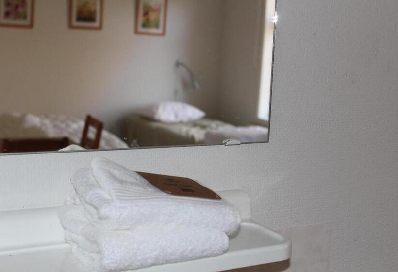 חדר סטנדרט לשלושה עם מרפסת, Mössebergs Vandrarhem