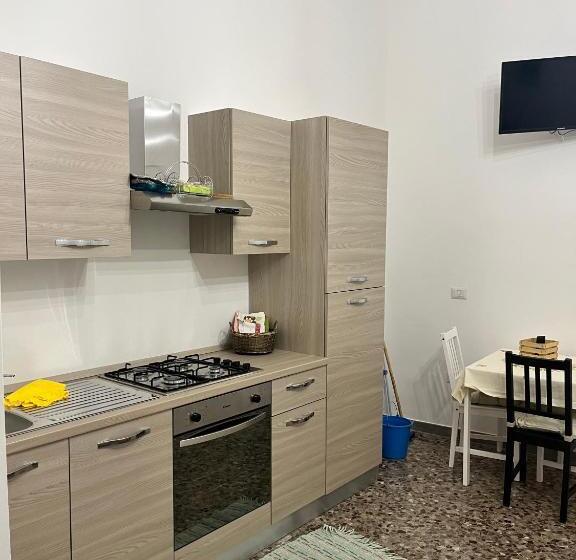 חדר בסיסי לשלושה, Le Dimore Di Totiggia