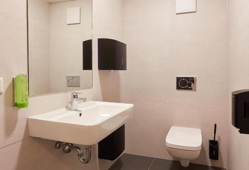 共用房间的床, The Bunk Hostel