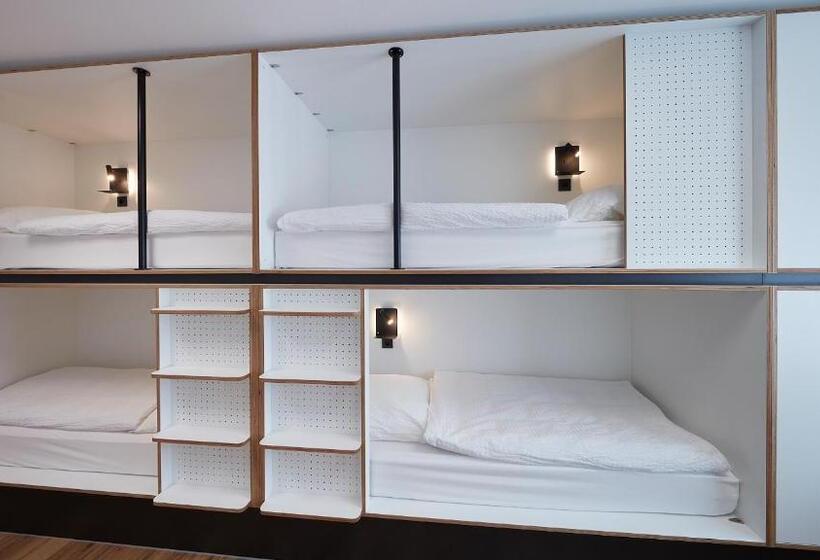 Кровать в Общей Комнате, The Bunk Hostel