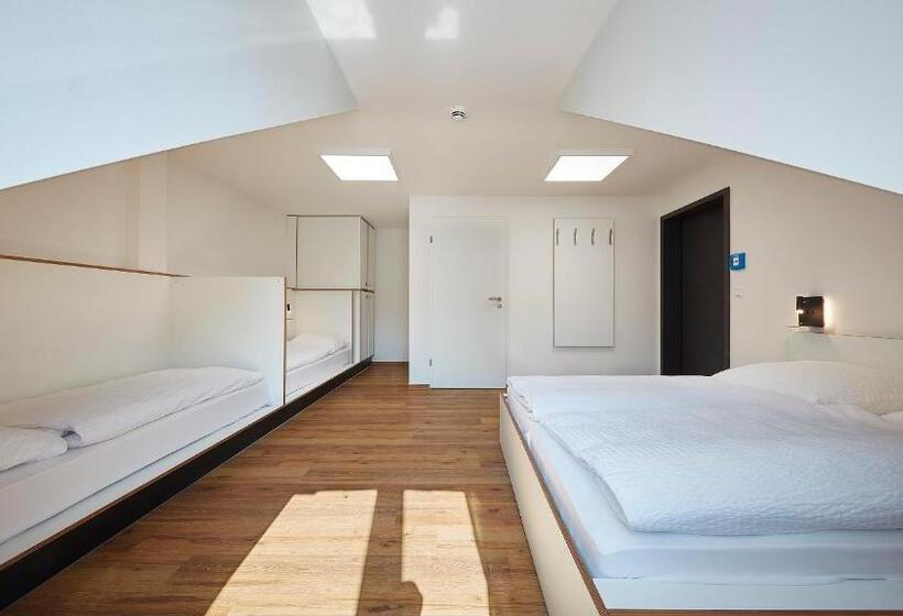四人标准间, The Bunk Hostel