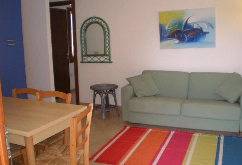 Апартаменты 1 Спальня Нижний Этаж, Villaggio Rena 2000