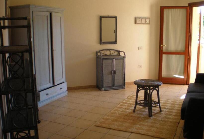 דירת חדר נוף לגינה, Villaggio Rena 2000