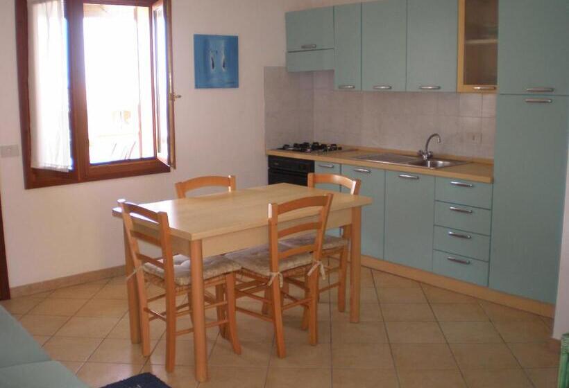 דירת חדר נוף לבריכה, Villaggio Rena 2000