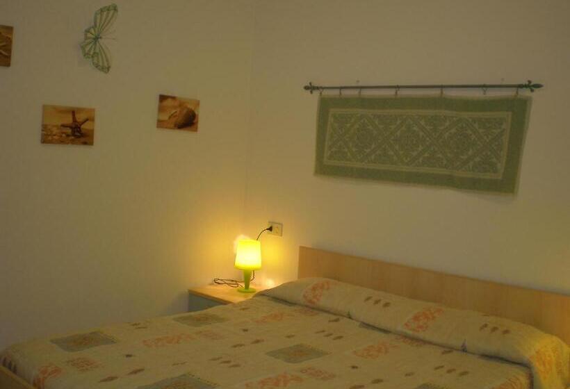 דירת חדר נוף לבריכה, Villaggio Rena 2000