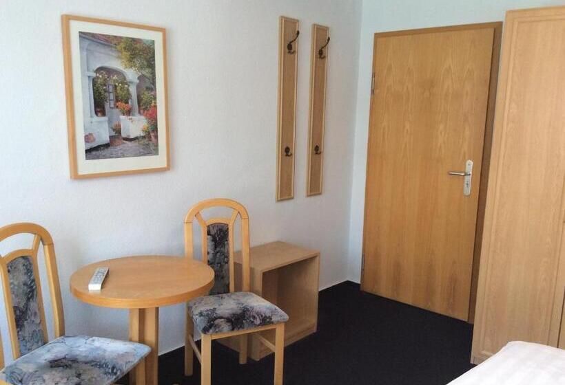 Номер Стандарт, Zur Eiche   Pension