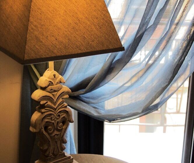 غرفة قياسية ثلاثية, Portatenea   Atenea Collection