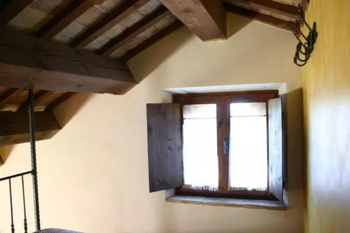 バスルーム共有のトリプルスタンダード, San Firmano