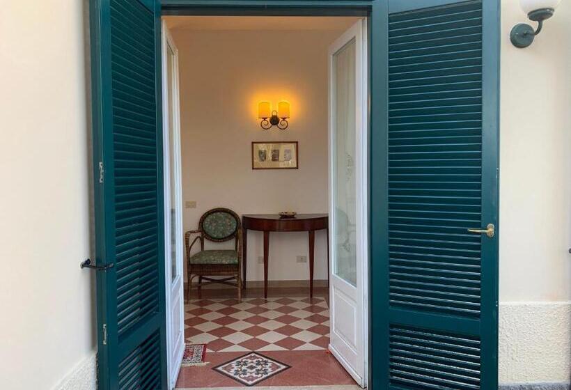 带海景的高档三人间, Villino Eleonora