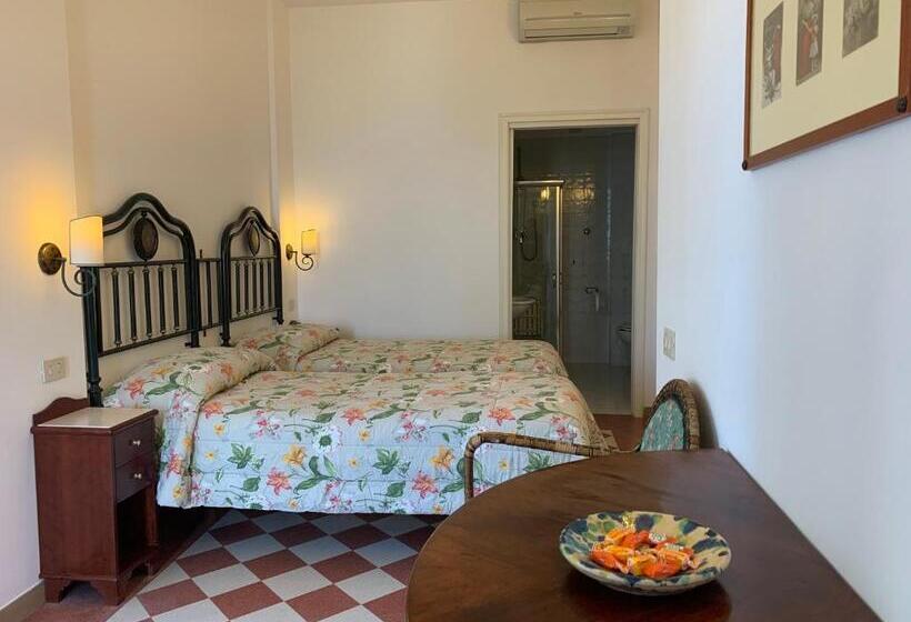 带海景的高档三人间, Villino Eleonora