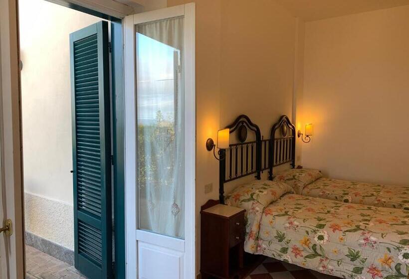 带海景的高档三人间, Villino Eleonora