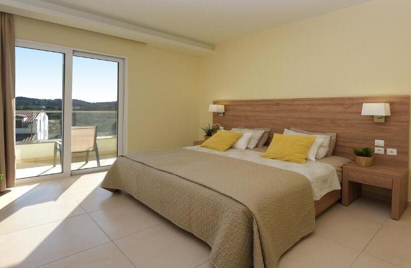 프리미엄 룸, Evita Studios