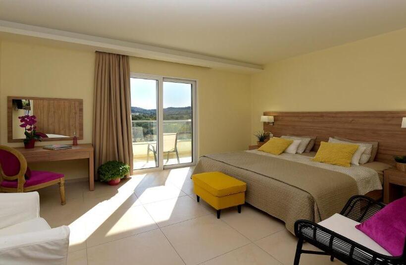 프리미엄 룸, Evita Studios