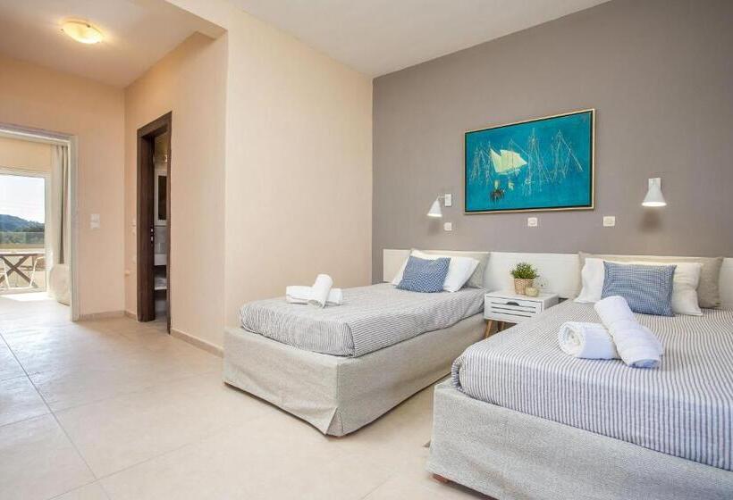 패밀리 룸 가든 전망, Evita Studios