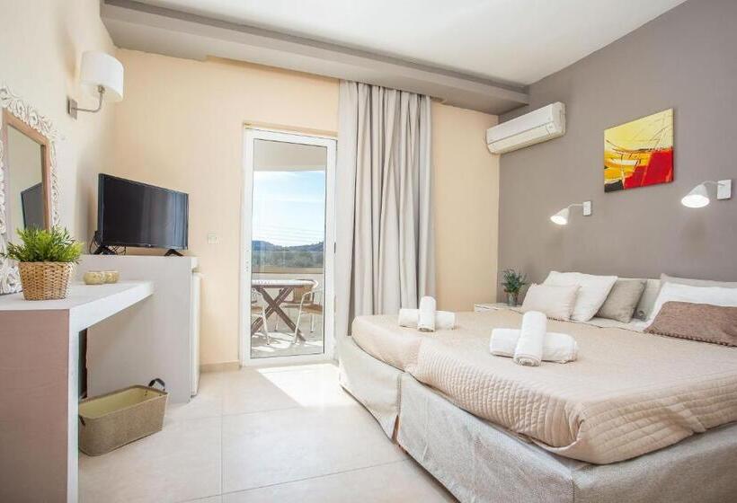 패밀리 룸 가든 전망, Evita Studios