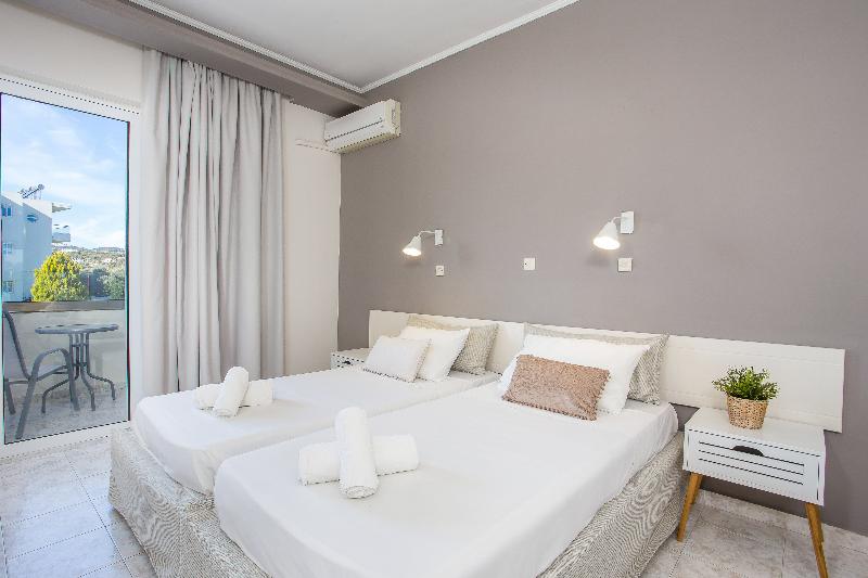 스탠다드 룸, Evita Studios