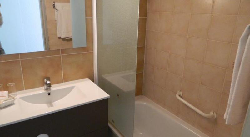 Номер Стандарт, Adonis Arc Hotel Aix