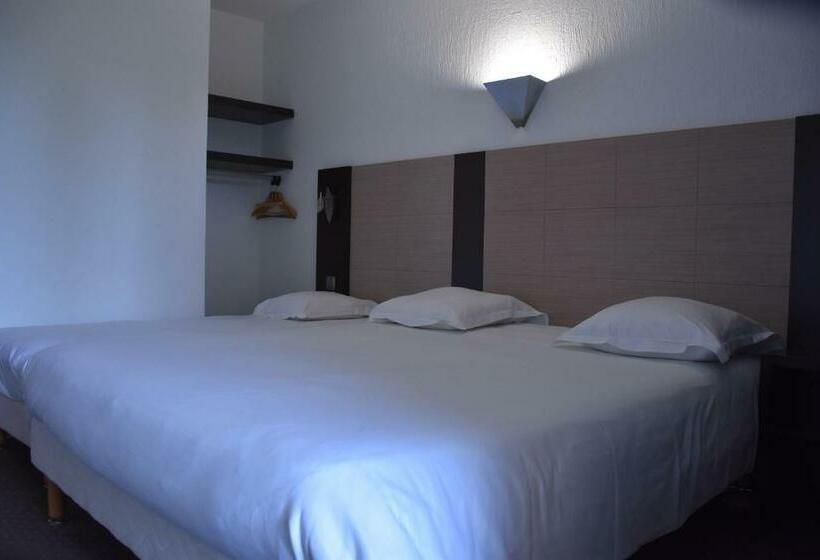 Номер Стандарт Трехместный, Adonis Arc Hotel Aix