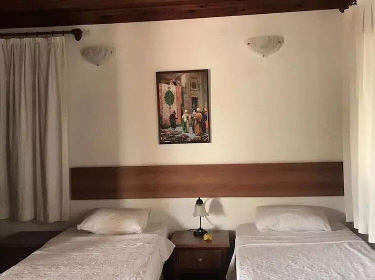 Standard-huone, Akay