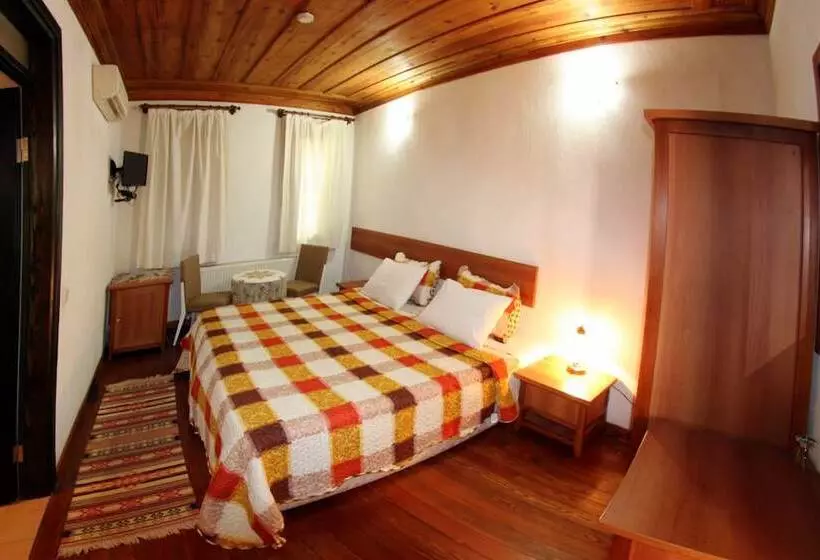 Standard-huone, Akay