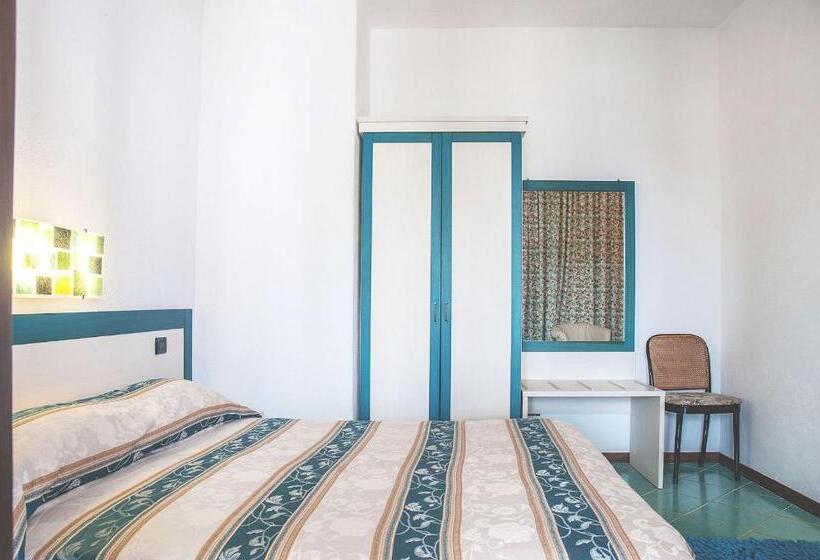 اتاق استاندارد با بالکن, Annabelle