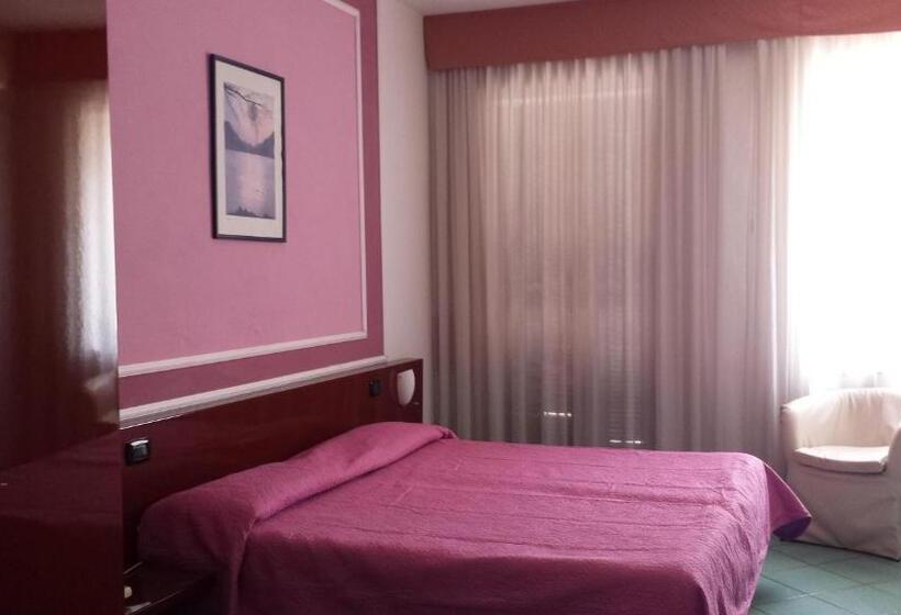 اتاق استاندارد, Annabelle