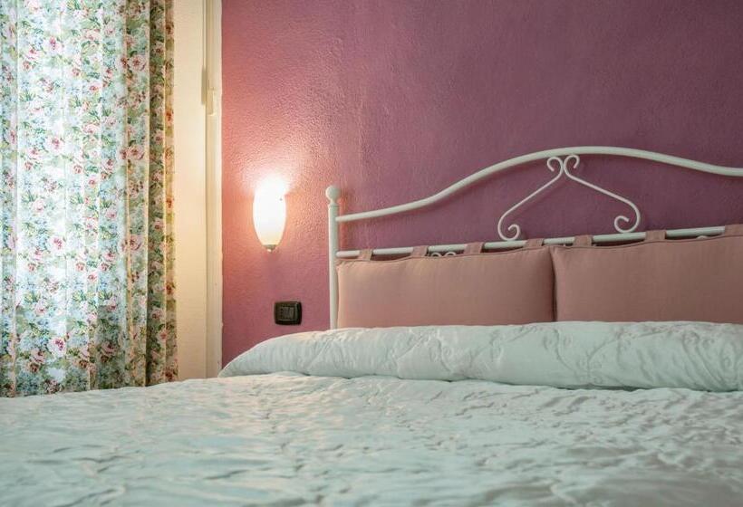 اتاق استاندارد چهار تخته, Annabelle