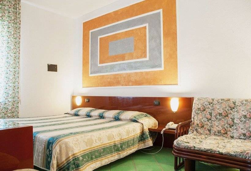 اتاق استاندارد سه نفره, Annabelle