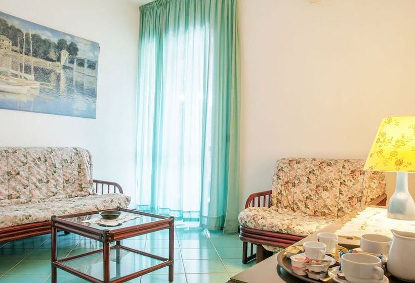 اتاق استاندارد چهار تخته, Annabelle