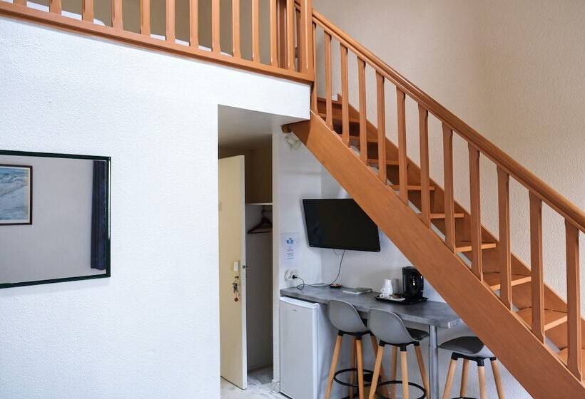 اتاق خانوادگی, Arcadia