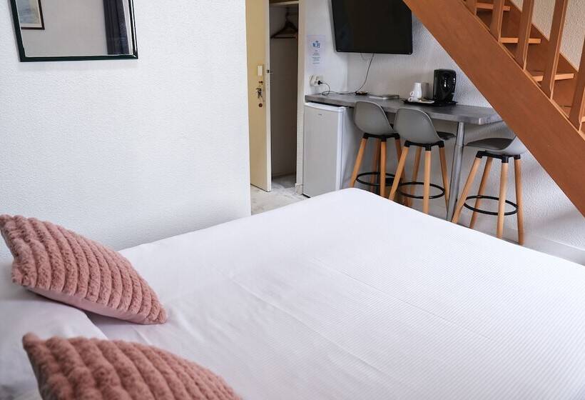 اتاق خانوادگی, Arcadia