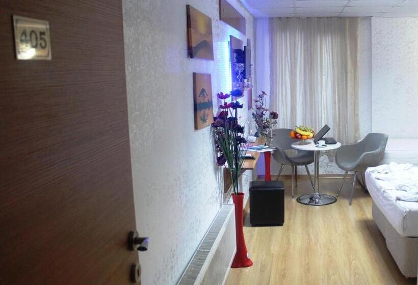 اتاق خانوادگی, Avcılar İnci