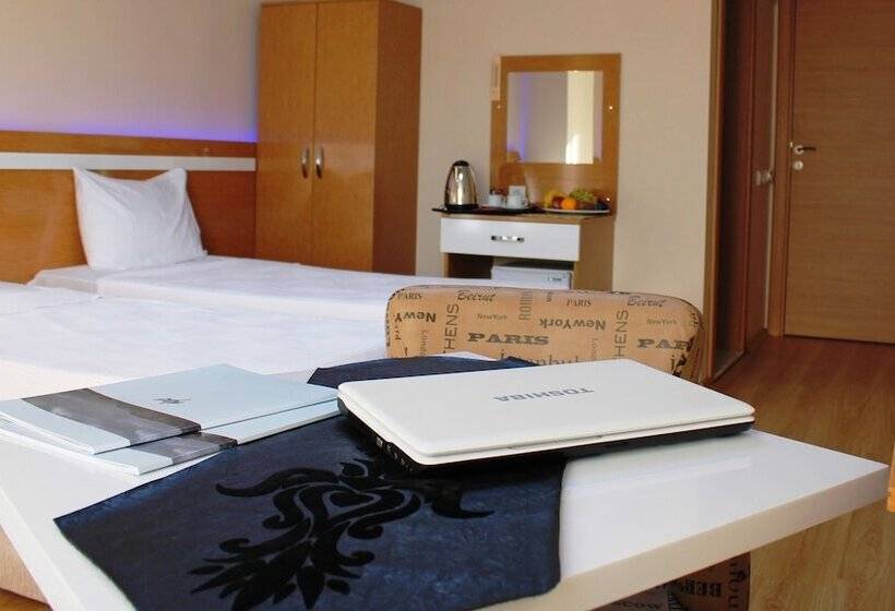 اتاق خانوادگی, Avcılar İnci