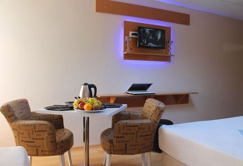 اتاق خانوادگی, Avcılar İnci