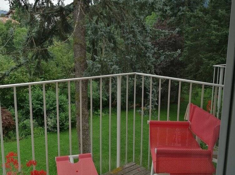 주니어 스위트, Azalea Park