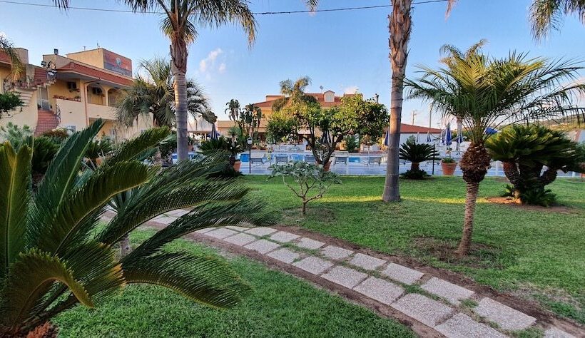 חדר סטנדרט, Damanse