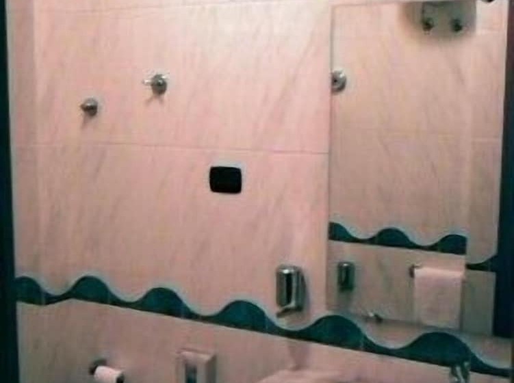 חדר סטנדרט יחיד, Daniela