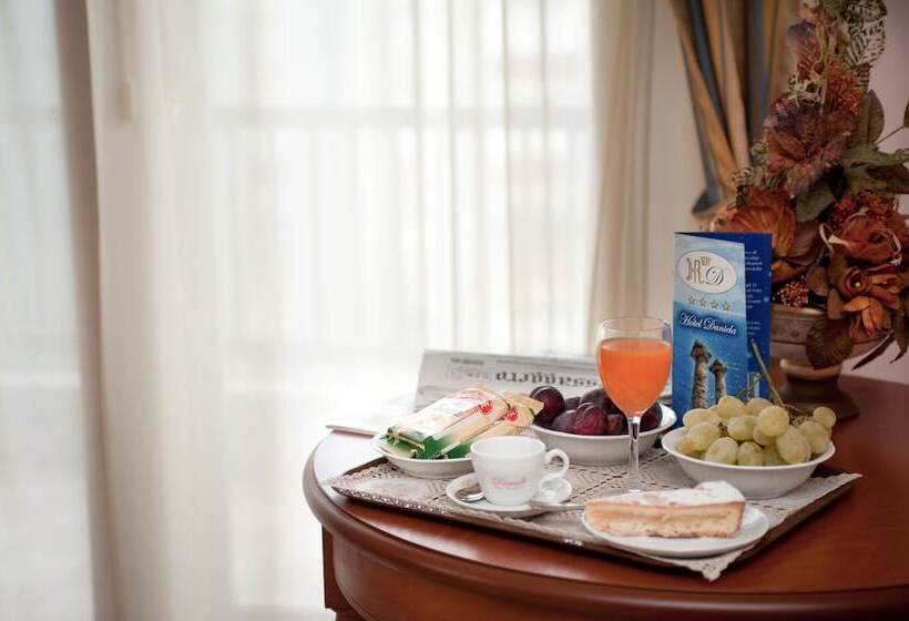 חדר סטנדרט, Daniela