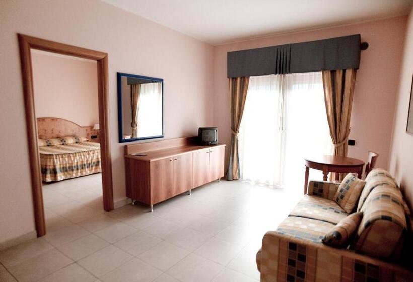 חדר סטנדרט לשלושה, Daniela