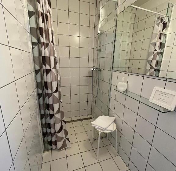 اتاق یک نفره پایه با سرویس بهداشتی مشترک, Guesthouse Sunna