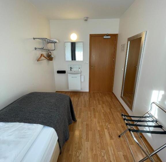 اتاق یک نفره پایه با سرویس بهداشتی مشترک, Guesthouse Sunna