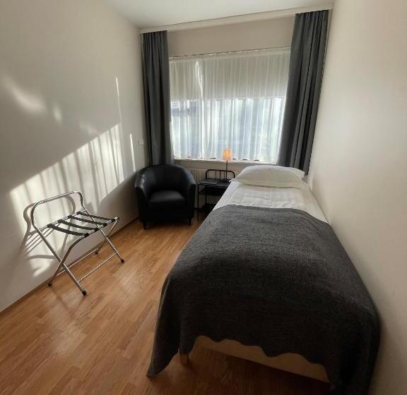 اتاق یک نفره پایه با سرویس بهداشتی مشترک, Guesthouse Sunna